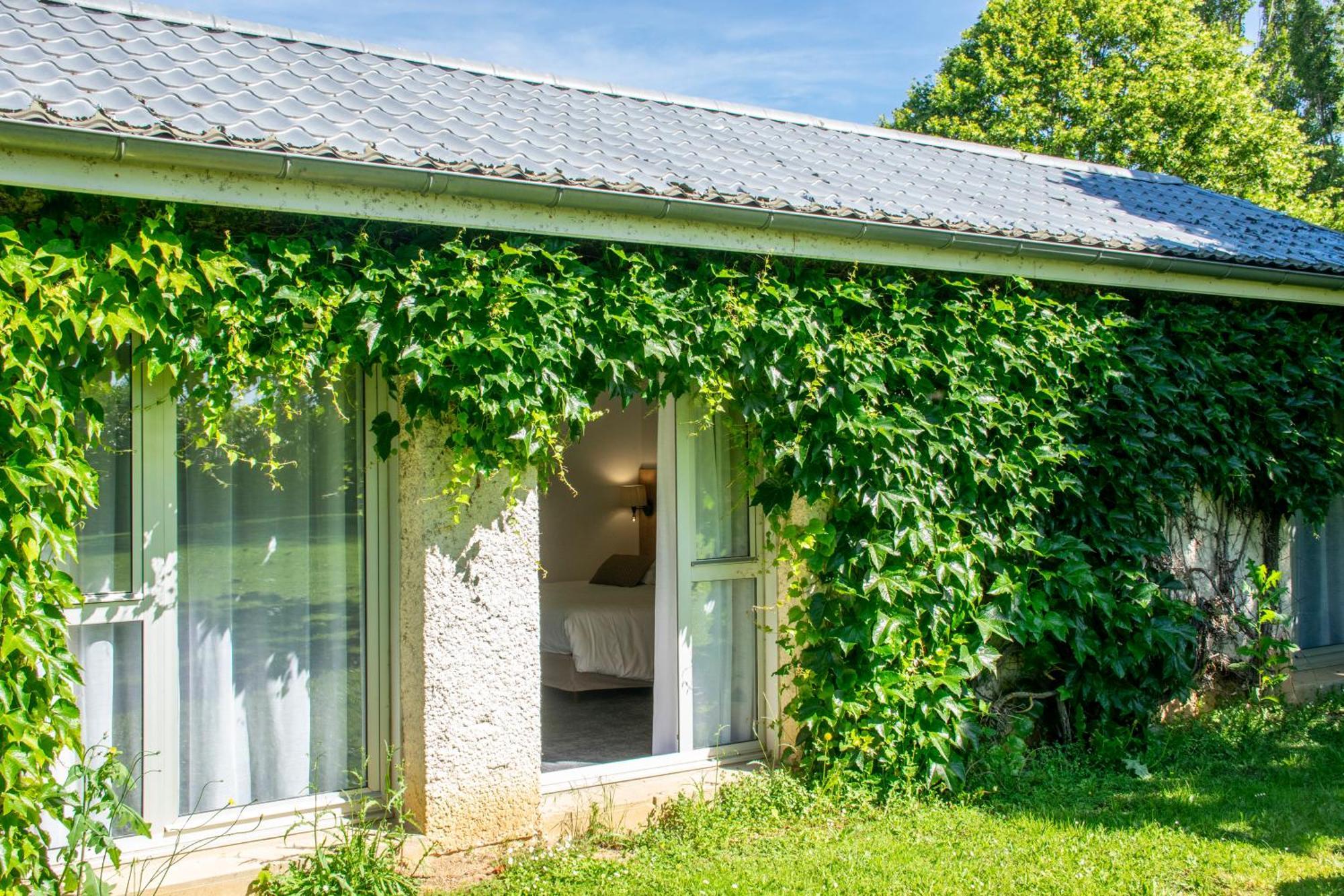 Le Relais Fleuri, Hotel Et Restaurant Logis - Avallon Савиньи-ле-Буа Экстерьер фото