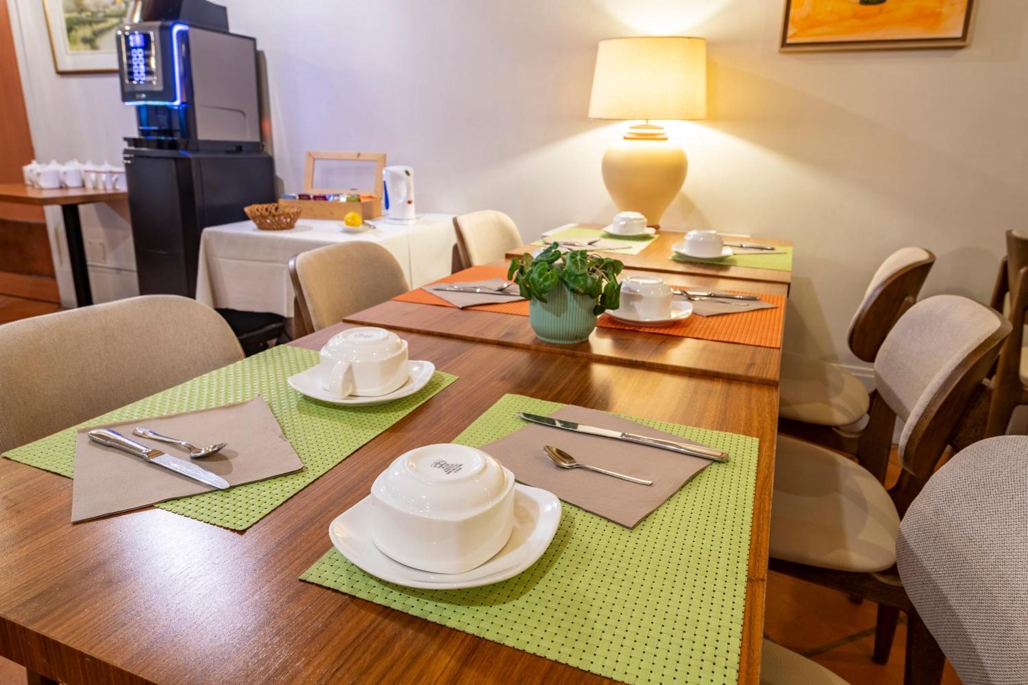 Le Relais Fleuri, Hotel Et Restaurant Logis - Avallon Савиньи-ле-Буа Экстерьер фото