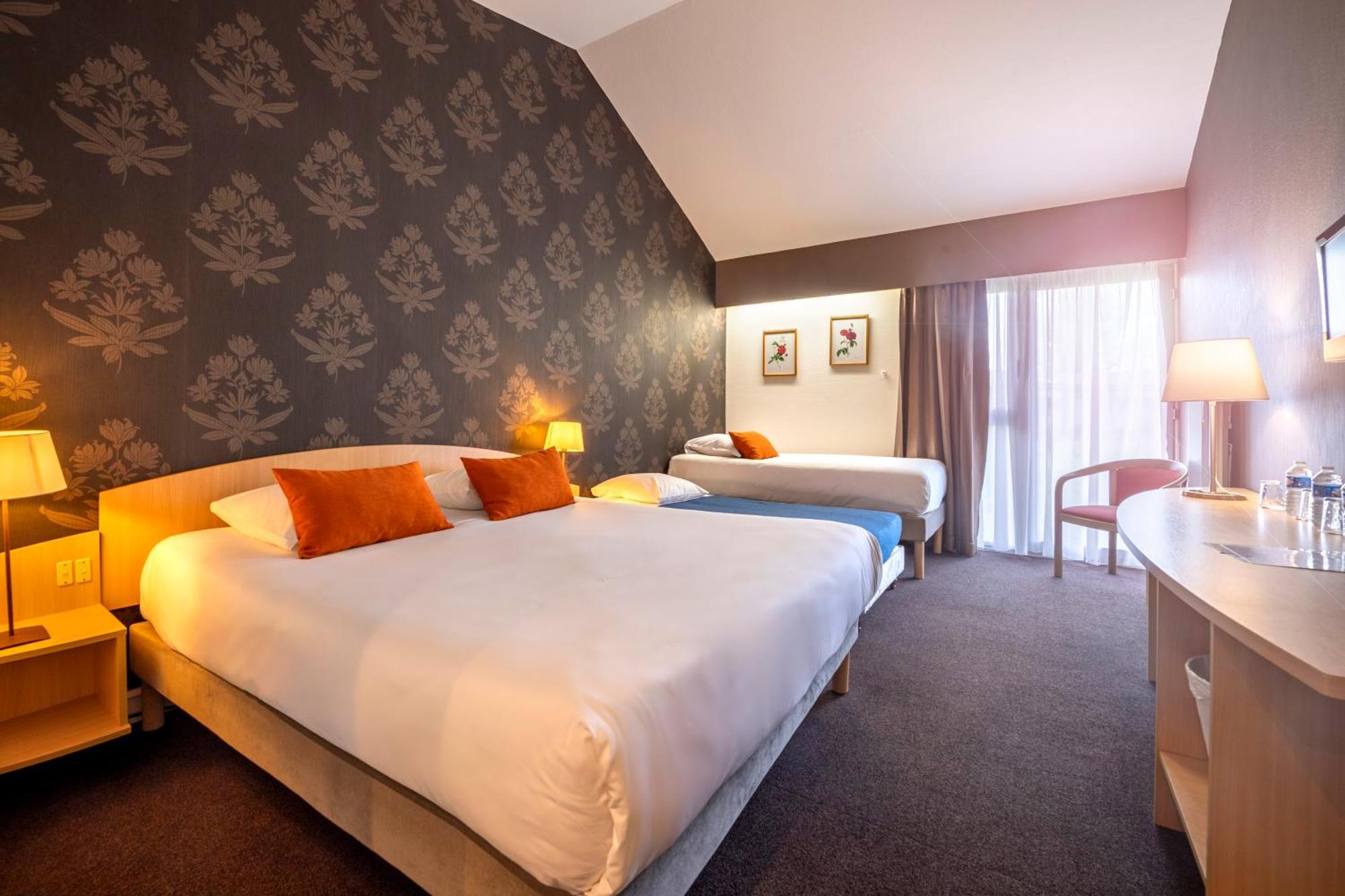 Le Relais Fleuri, Hotel Et Restaurant Logis - Avallon Савиньи-ле-Буа Экстерьер фото
