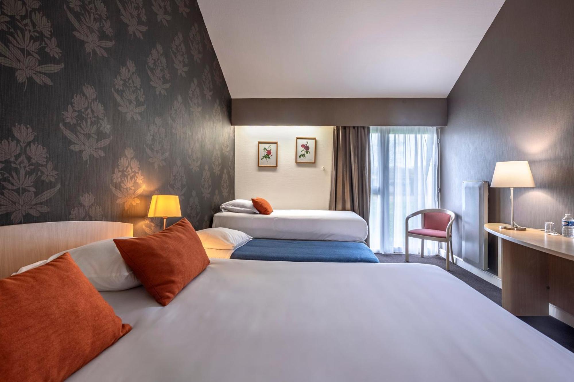 Le Relais Fleuri, Hotel Et Restaurant Logis - Avallon Савиньи-ле-Буа Экстерьер фото