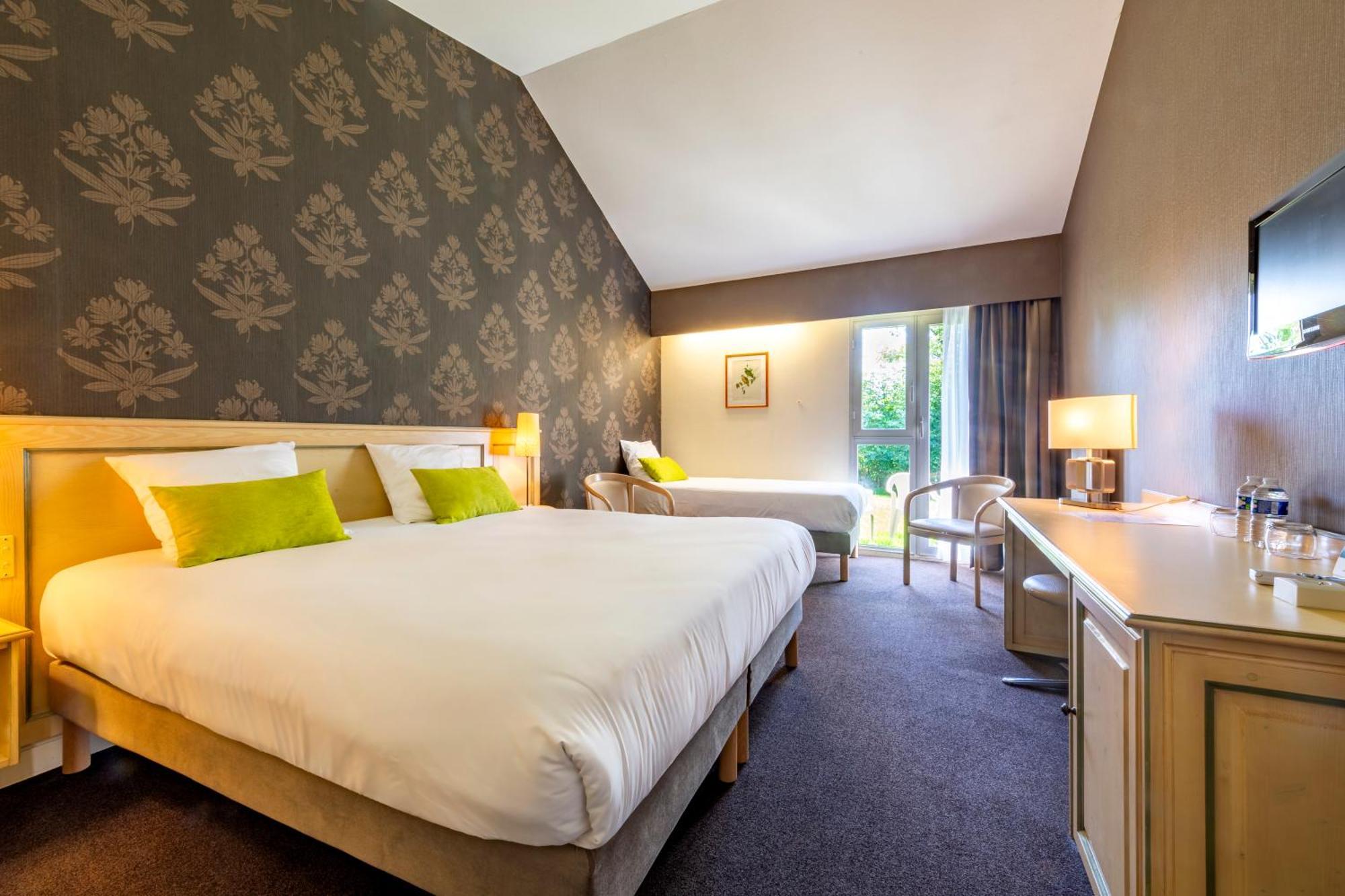Le Relais Fleuri, Hotel Et Restaurant Logis - Avallon Савиньи-ле-Буа Экстерьер фото